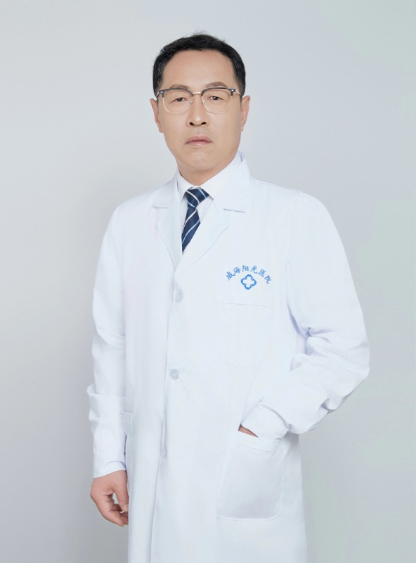 王善松 - 副院长兼精神科女病区主任